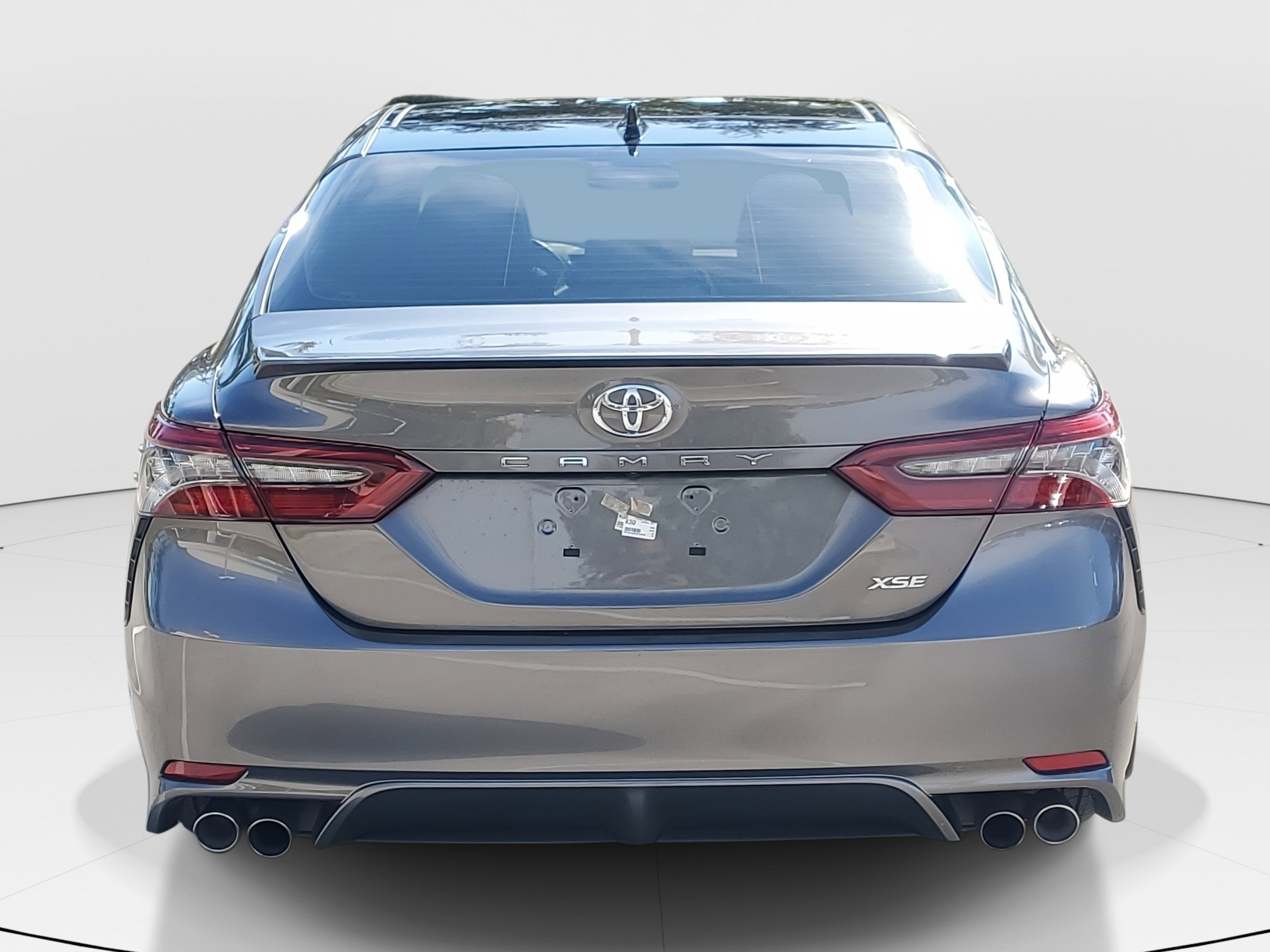 Used 2022 Toyota Camry XSE image 4