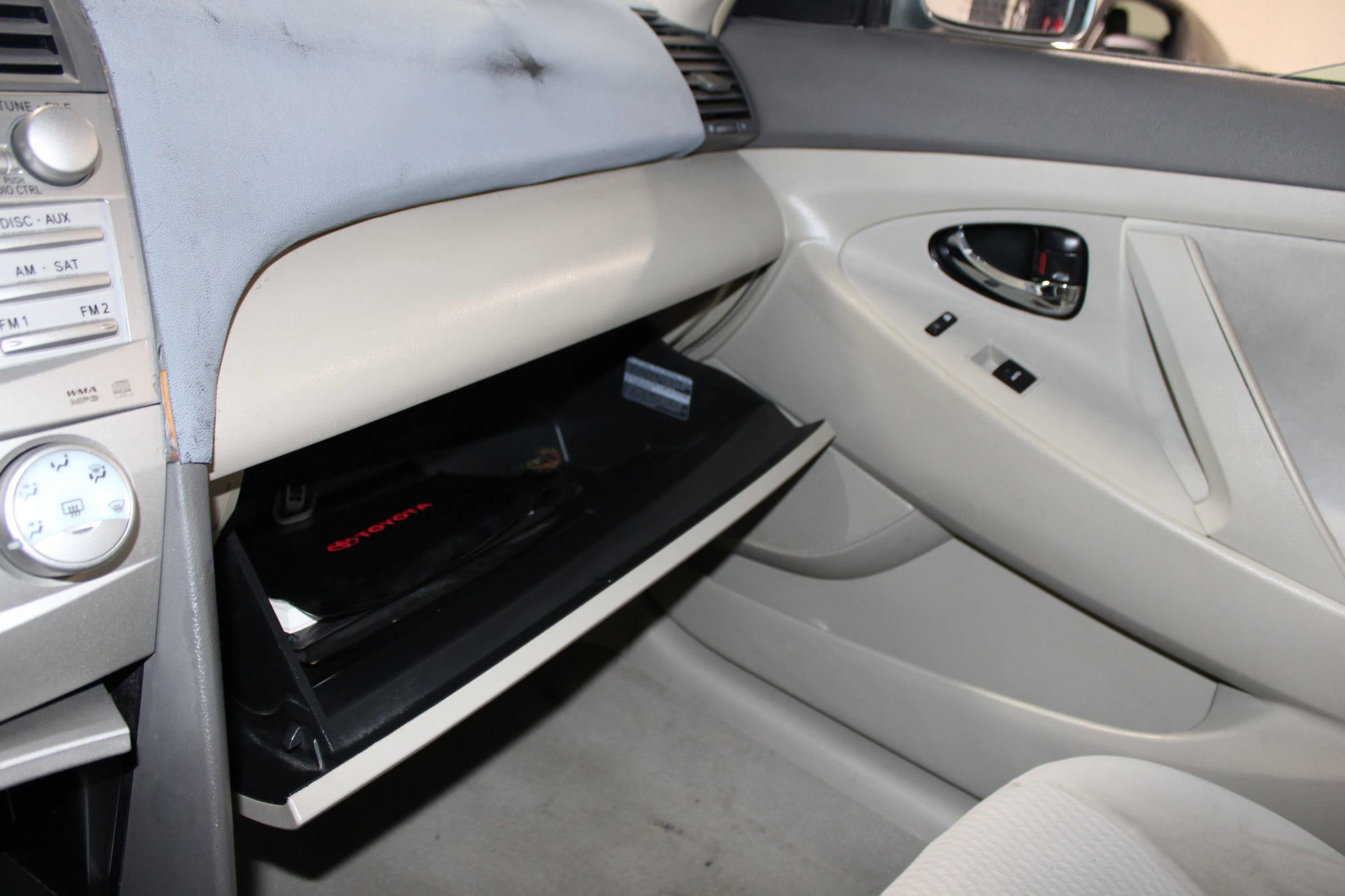 Used 2010 Toyota Camry LE image 20