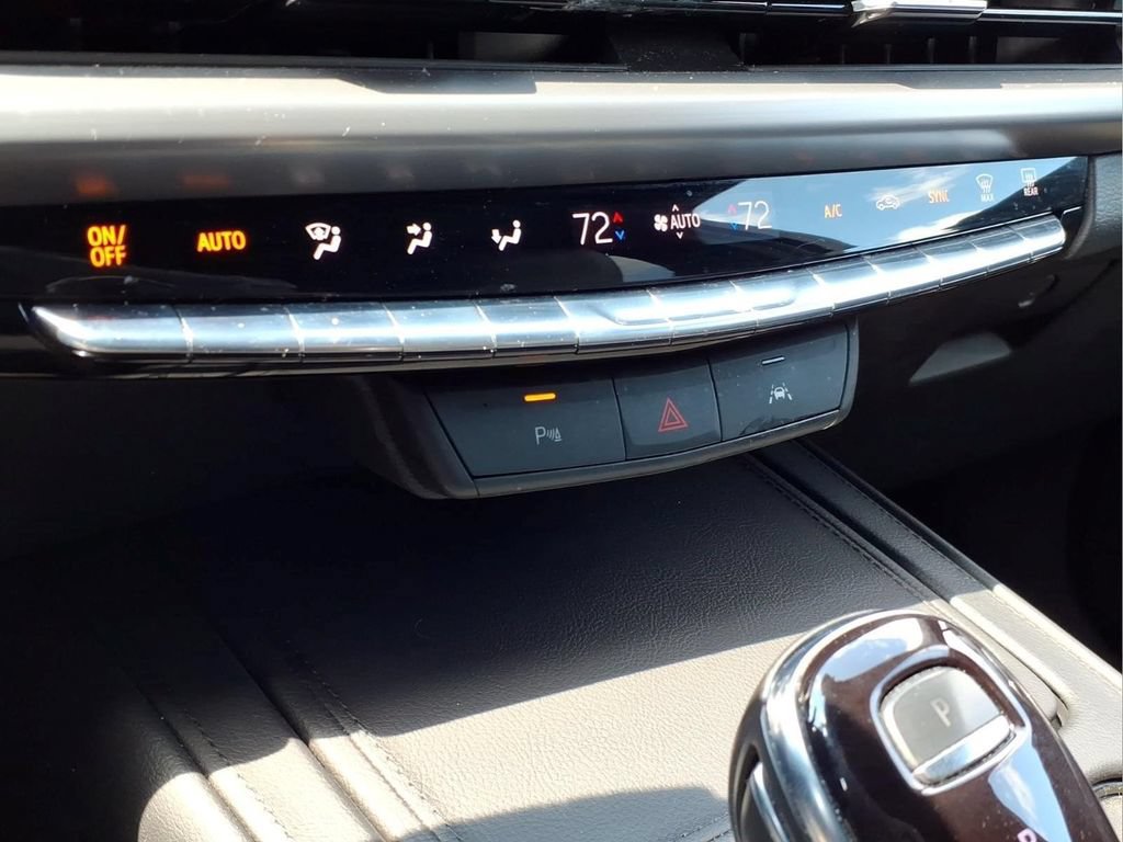 Used 2024 Cadillac XT4 Premium Luxury FWD image 25