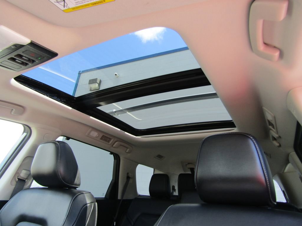 Used 2025 Nissan Pathfinder Platinum w/ Cargo Package AWD/4WD image 13
