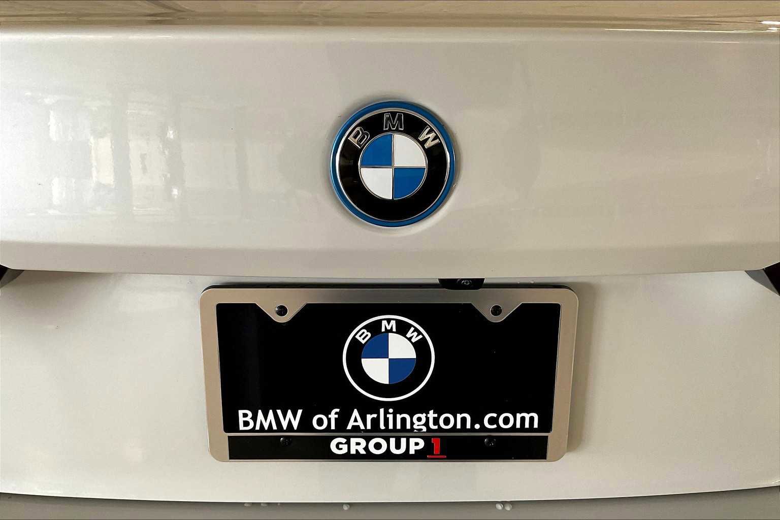 Used 2026 BMW i5 eDrive40 w/ Premium Package RWD image 15