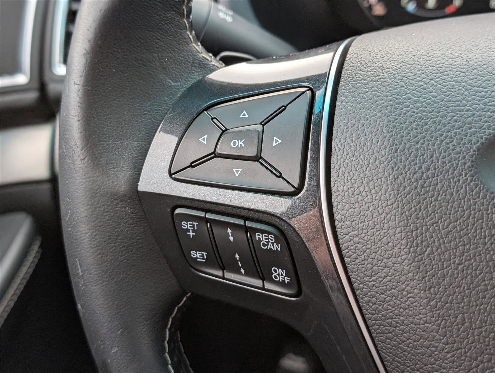 Used 2017 Ford Explorer Platinum image 25