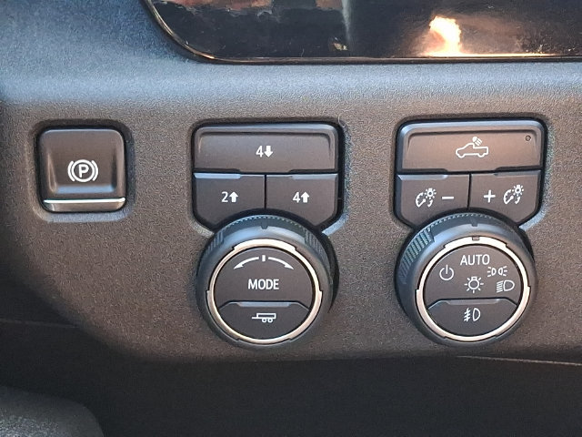 Used 2025 Chevrolet Silverado 2500 LT w/ Convenience Package AWD/4WD image 26