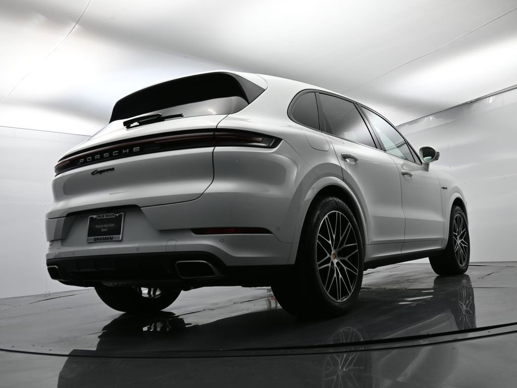 Certified 2025 Porsche Cayenne E-Hybrid w/ Premium Package Plus image 54