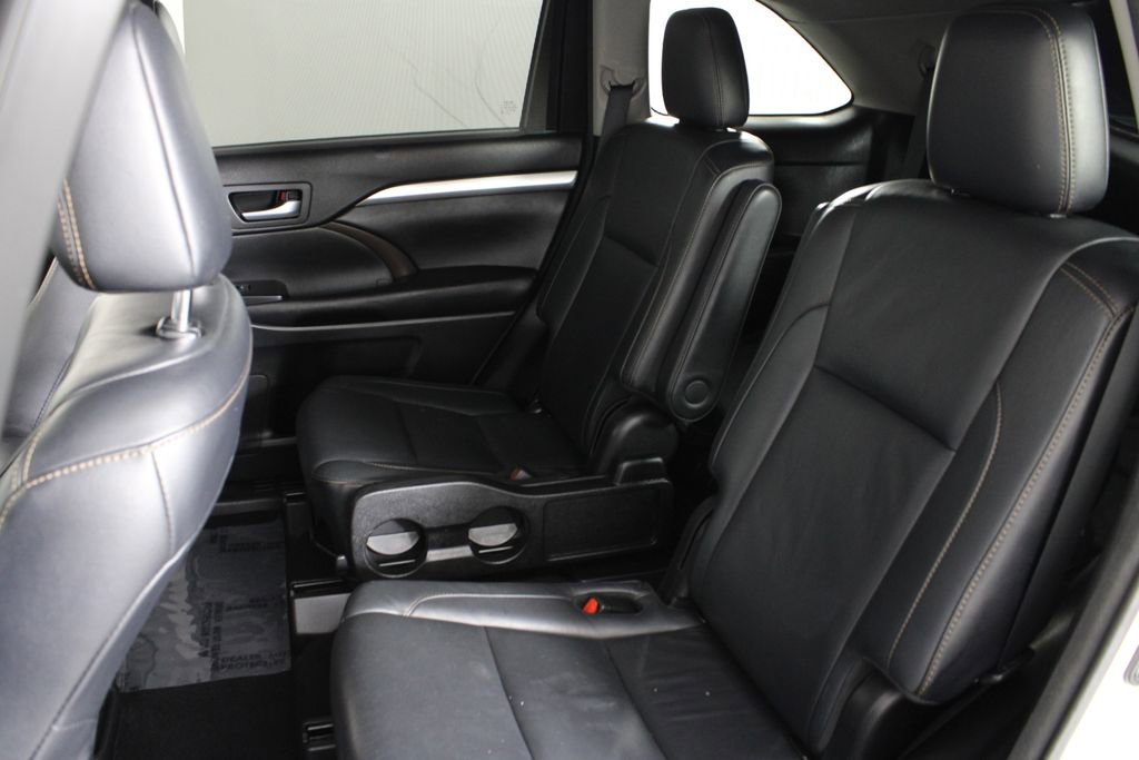 Used 2017 Toyota Highlander XLE image 21
