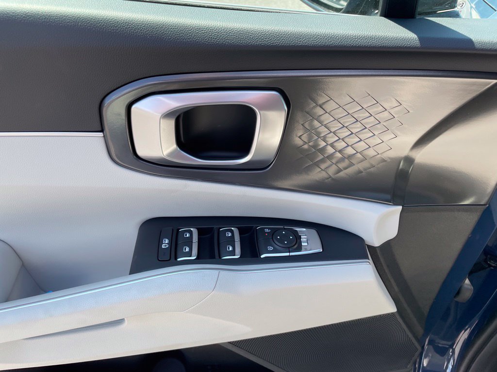 New 2026 Kia Sorento S w/ S Panoramic Sunroof Package FWD image 8