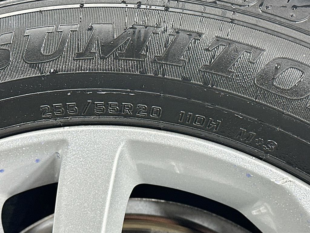 Used 2020 Land Rover Discovery Landmark image 33