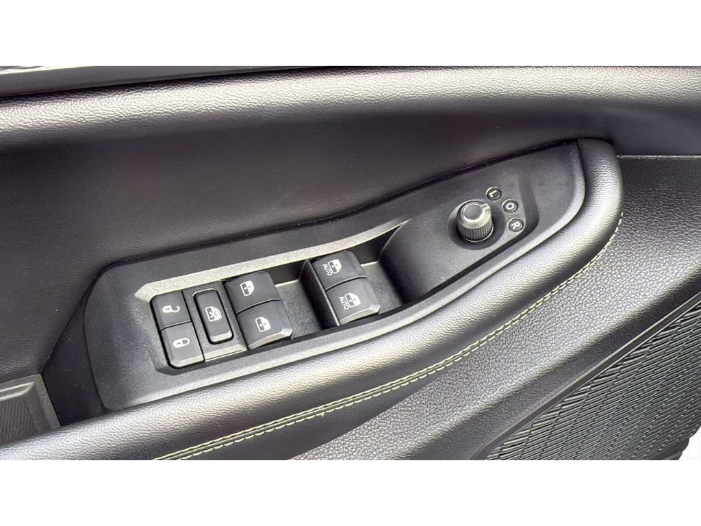 Used 2024 Jeep Grand Cherokee Altitude AWD/4WD image 14
