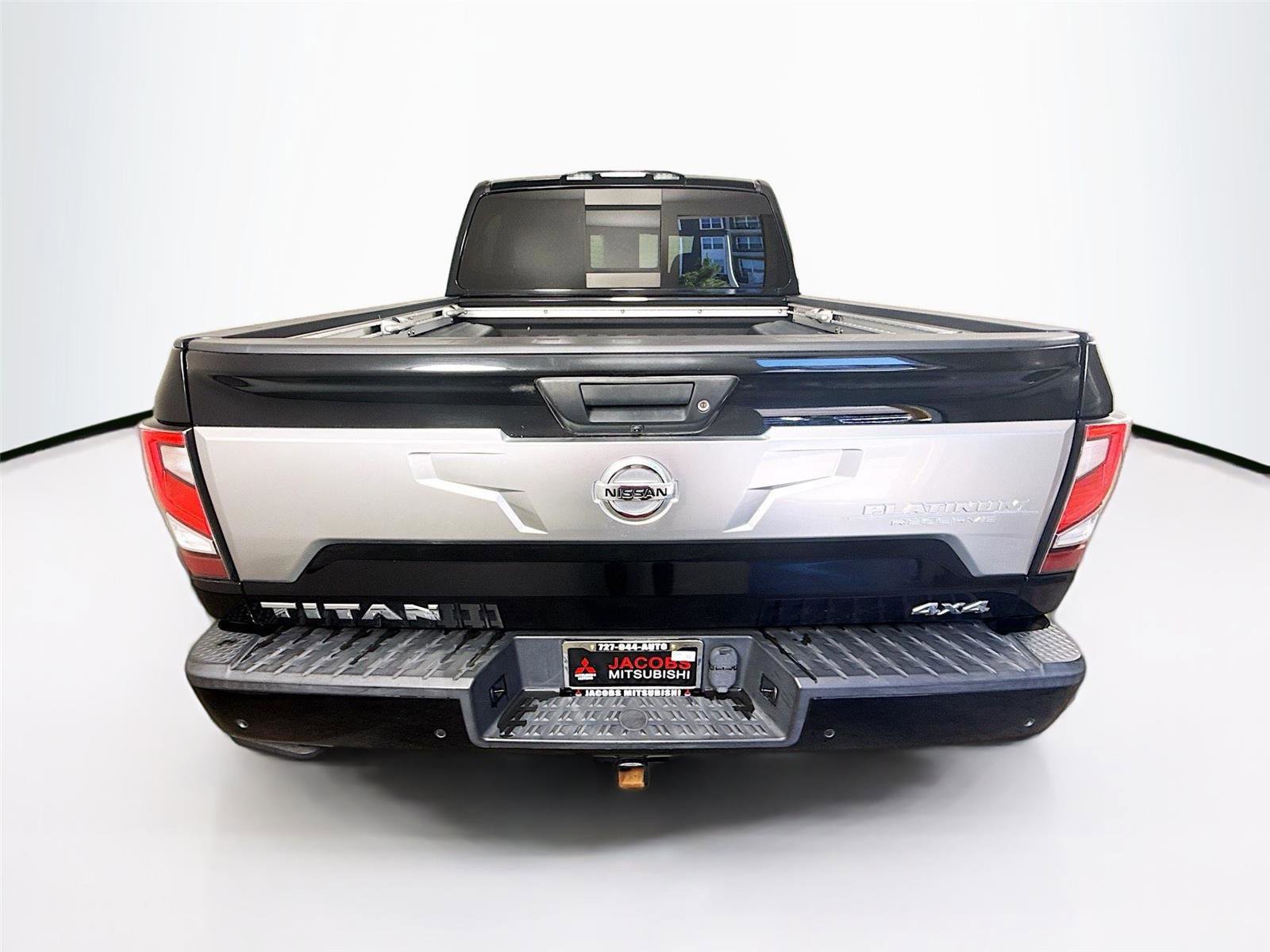 Used 2021 Nissan Titan Platinum Reserve w/ Moonroof Package AWD/4WD image 11