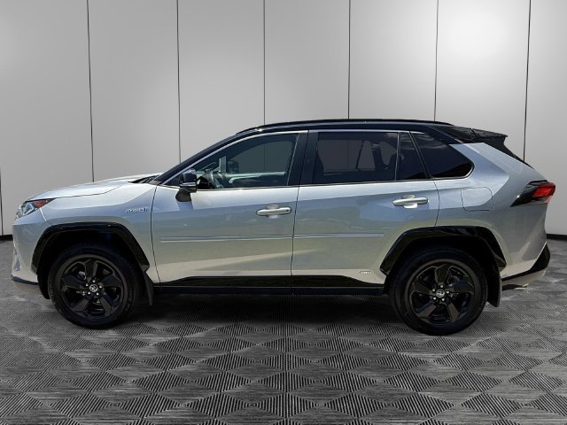 Used 2021 Toyota RAV4 XSE AWD/4WD image 2