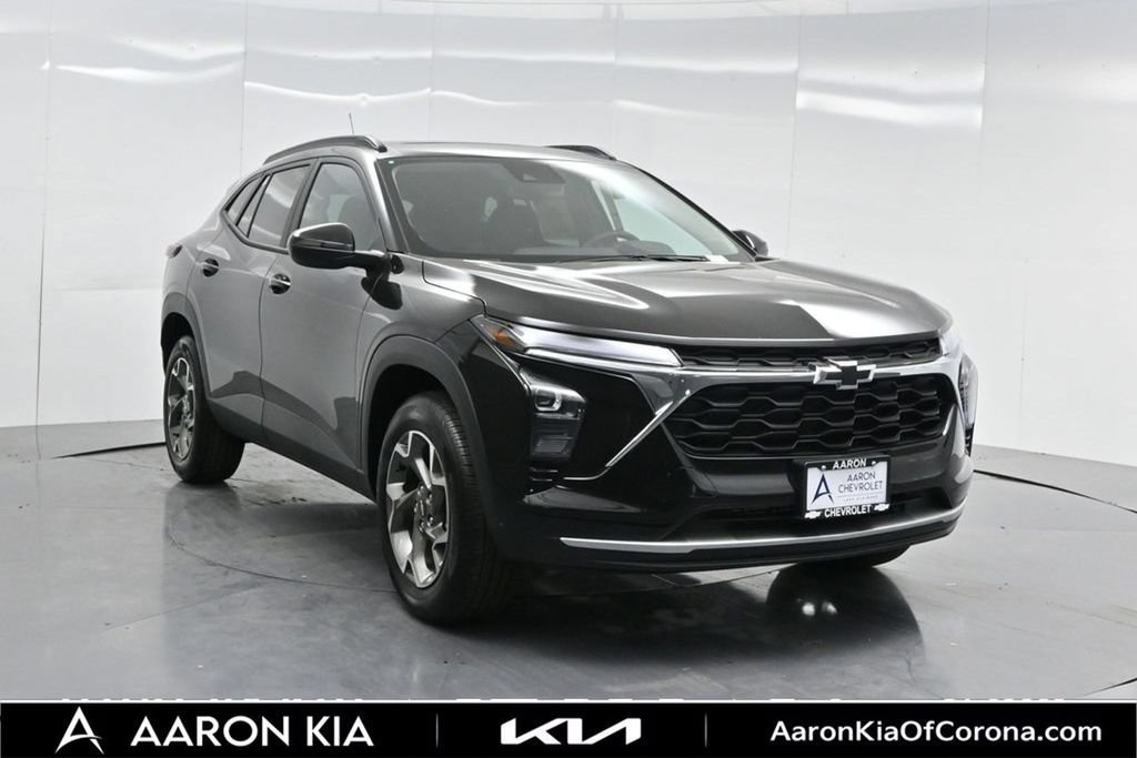 Used 2026 Chevrolet Trax LT w/ Sunroof Package FWD image 76
