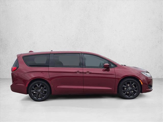 Used 2018 Chrysler Pacifica Touring Plus w/ S Appearance Package FWD image 4