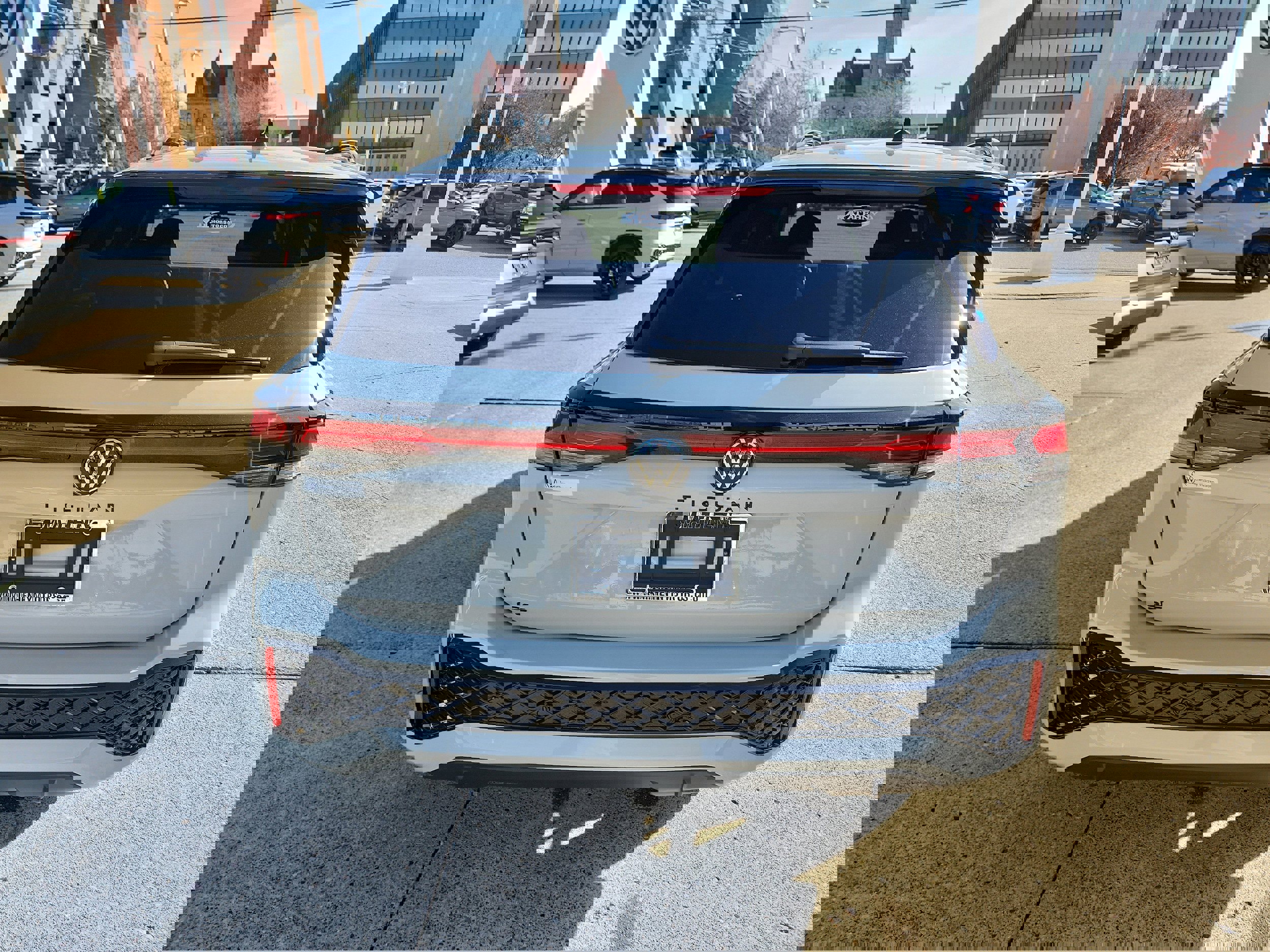 New 2026 Volkswagen Tiguan SE R-Line image 4