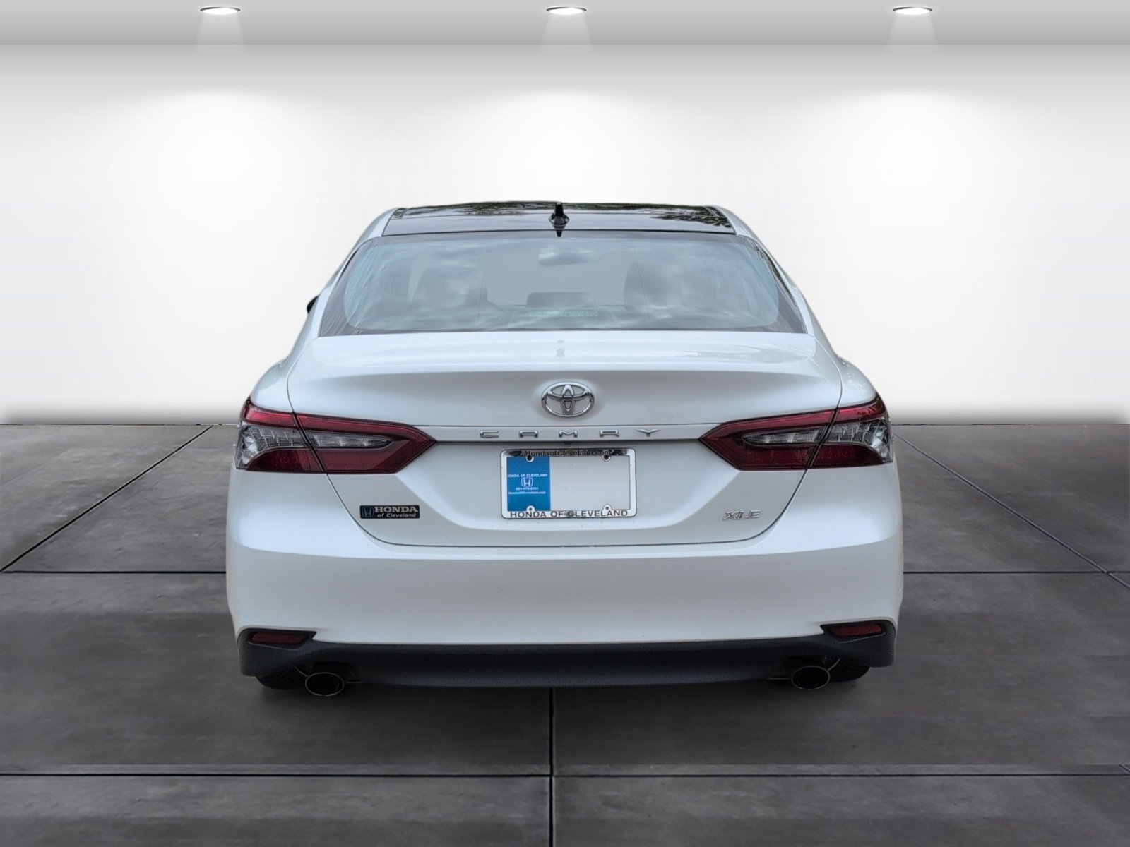 Used 2024 Toyota Camry XLE FWD image 7