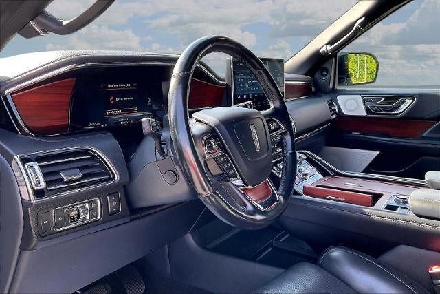Used 2022 Lincoln Navigator Reserve AWD/4WD image 16