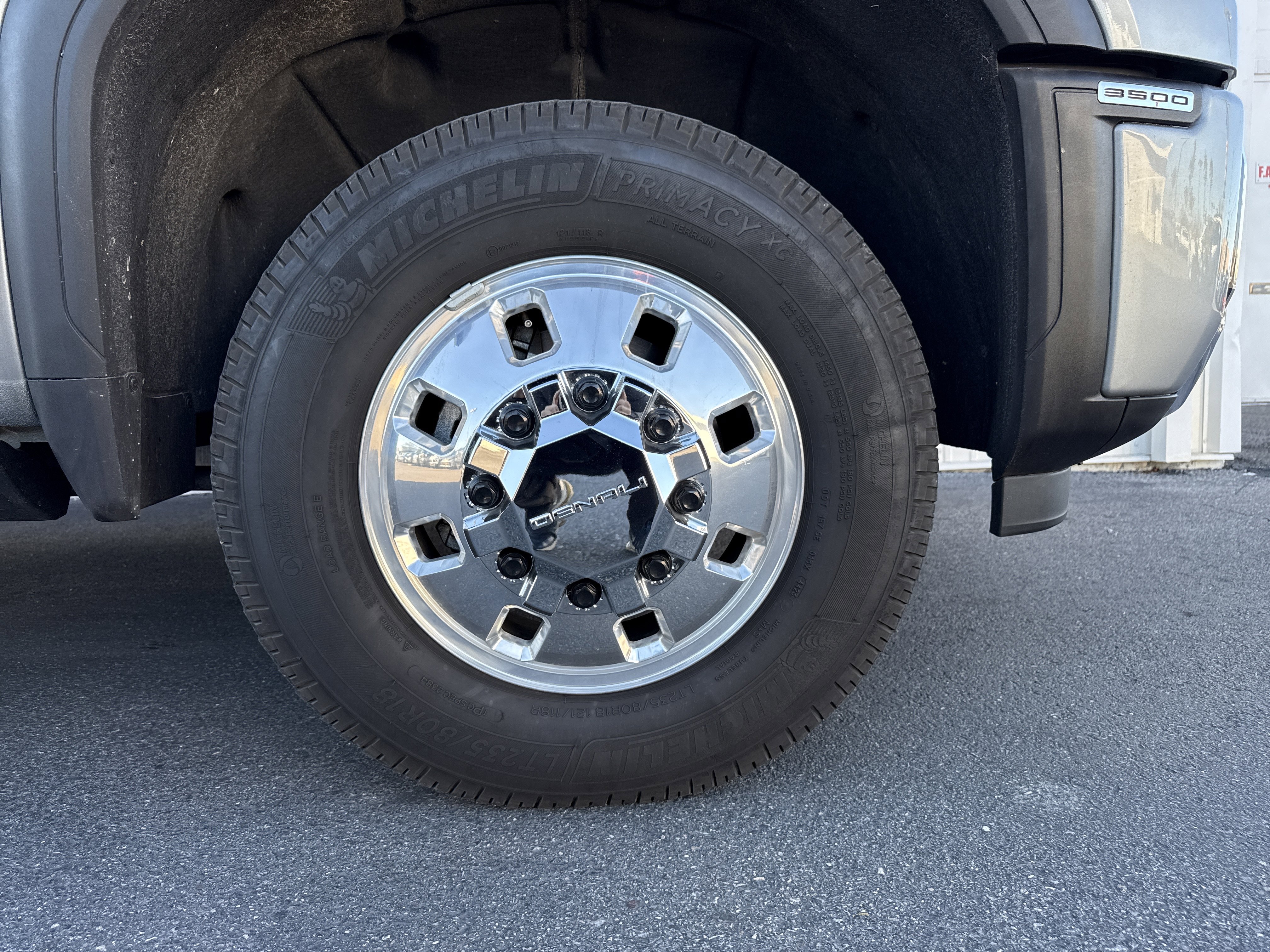 Used 2024 GMC Sierra 3500 Denali w/ Denali Reserve Package image 35