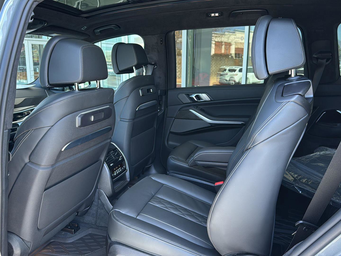 New 2026 BMW X7 M60i image 10