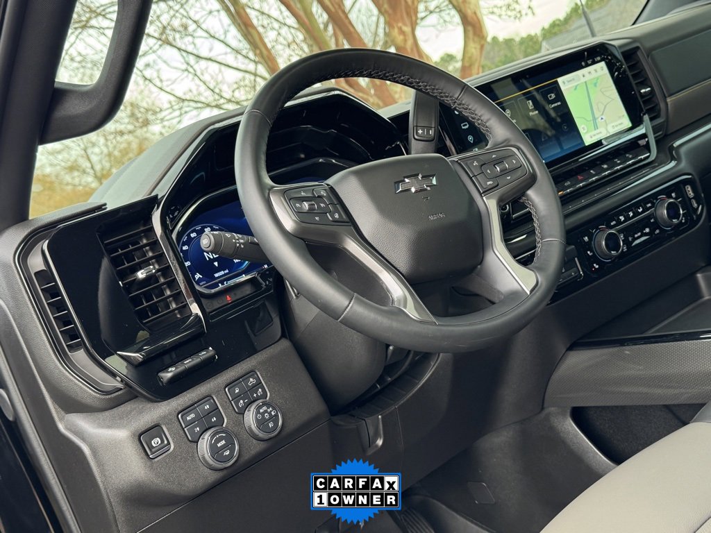 Used 2025 Chevrolet Silverado 2500 ZR2 w/ Technology Package image 4
