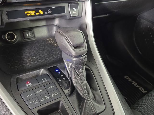 Used 2019 Toyota RAV4 LE w/ All Weather Liner Package image 20