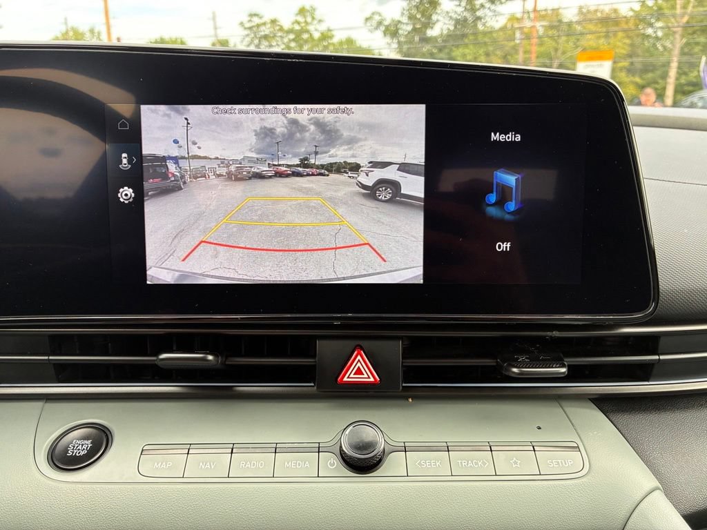Used 2025 Hyundai Elantra Limited w/ Cargo Package FWD image 33