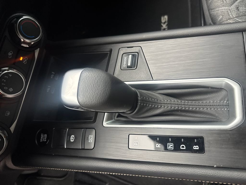 Used 2025 Nissan Kicks SV w/ Illumination Package AWD/4WD image 24