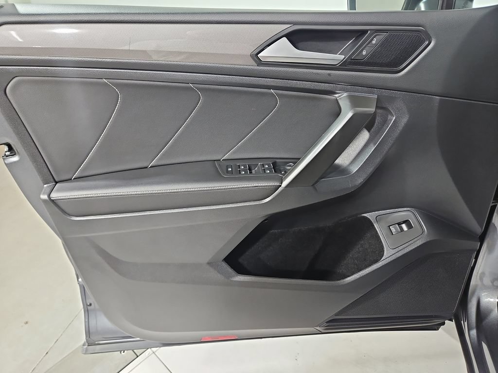 Used 2022 Volkswagen Tiguan SE AWD/4WD image 10