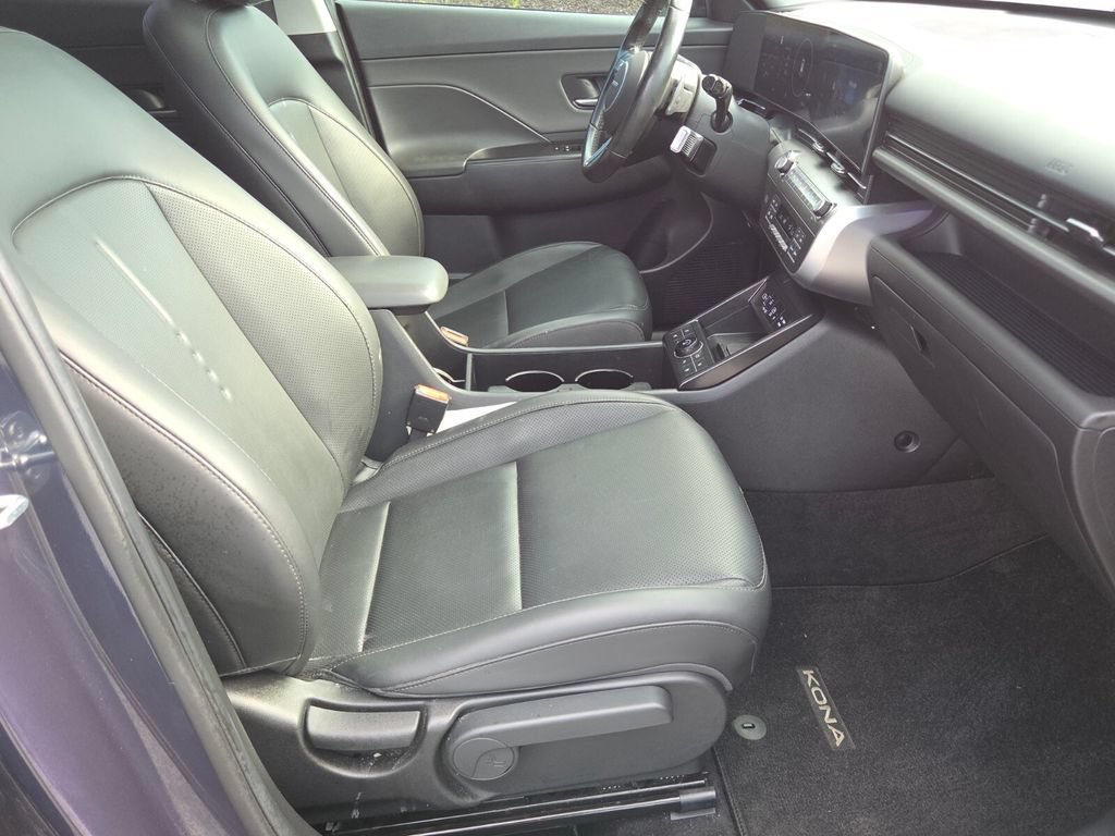 Used 2024 Hyundai Kona Limited AWD/4WD image 15