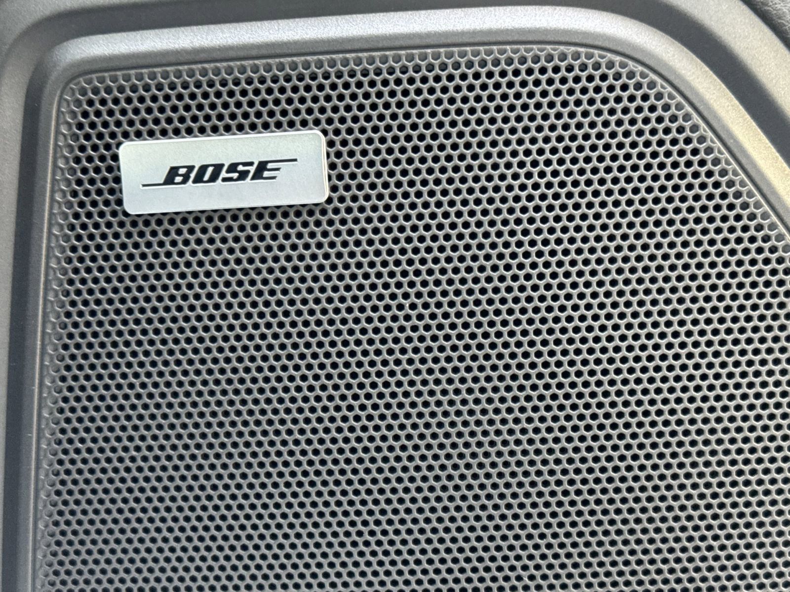 New 2026 Porsche Macan Turbo image 21