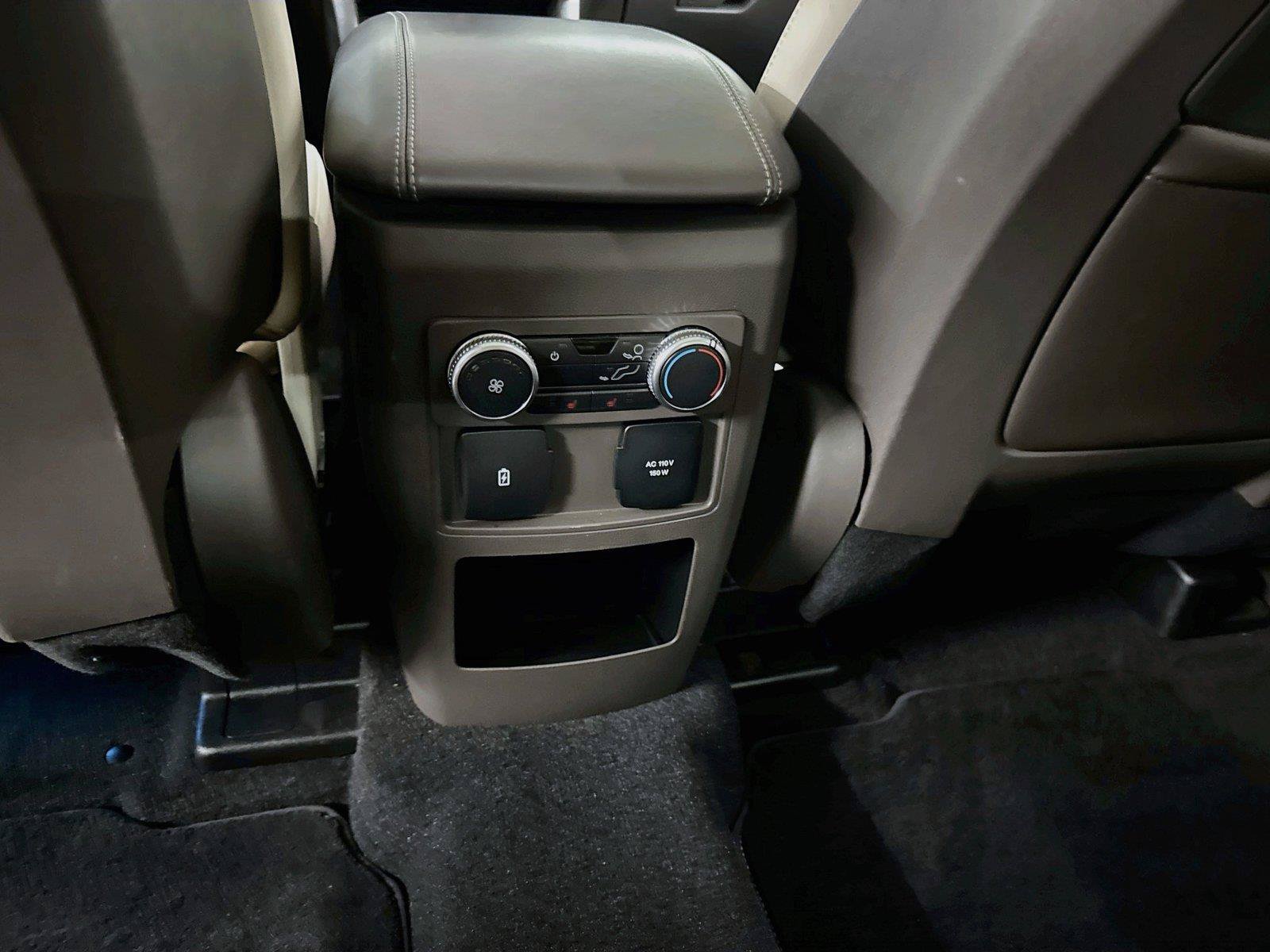 Used 2020 Ford Explorer Platinum w/ Premium Technology Package AWD/4WD image 25