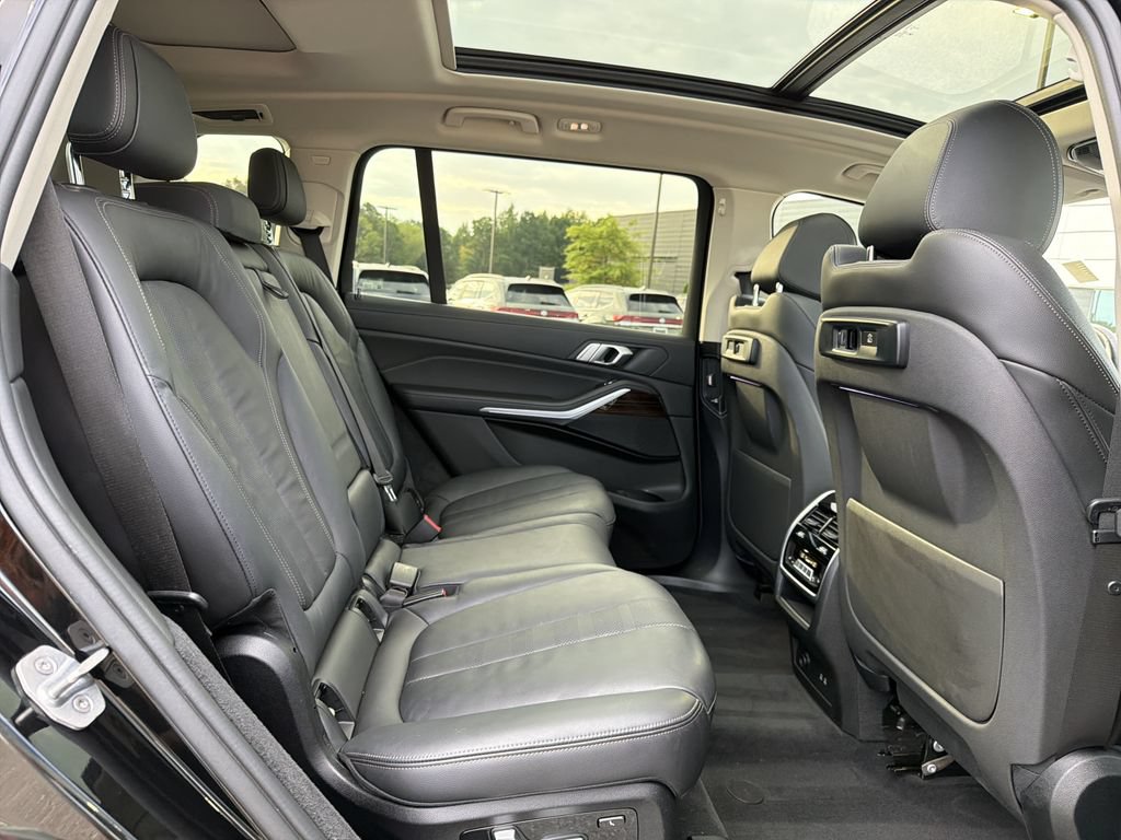 Used 2020 BMW X7 xDrive40i w/ Cold Weather Package AWD/4WD image 17
