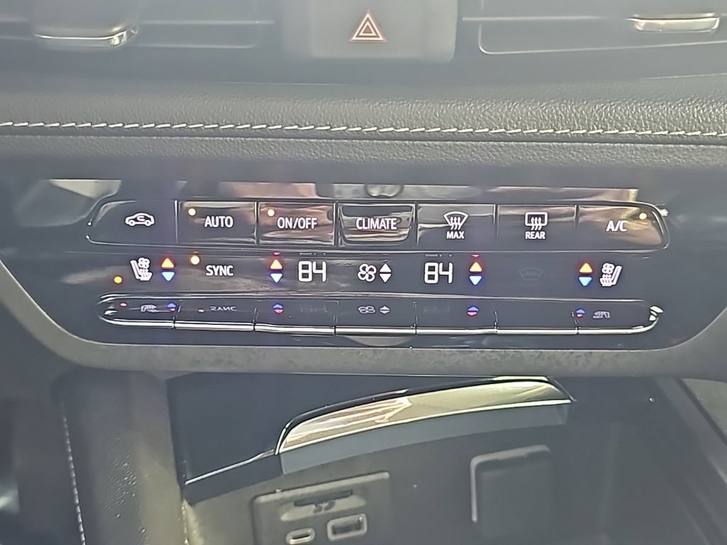 Certified 2023 Buick Envision Avenir image 24