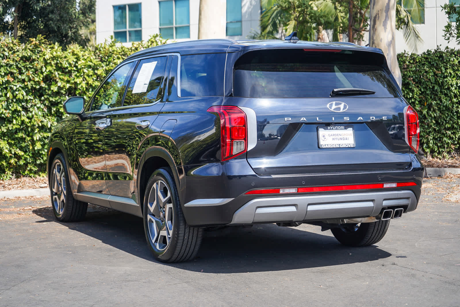 Used 2024 Hyundai Palisade SEL FWD image 4