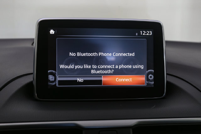Used 2015 MAZDA MAZDA3 i Touring w/ Technology Package FWD image 21