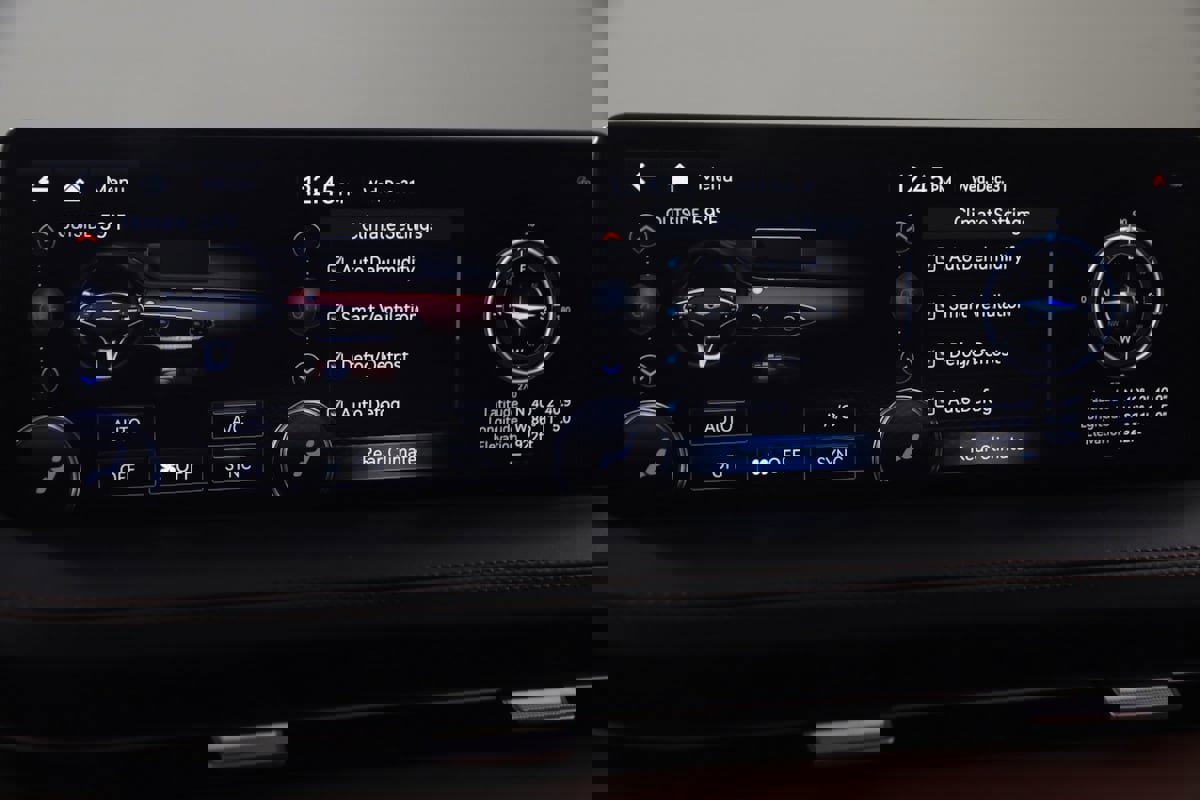 Used 2022 Genesis GV70 3.5T Sport w/ Sport Advanced Package image 39