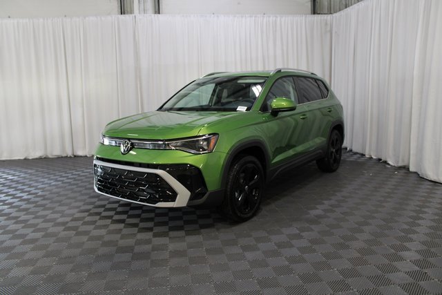 New 2025 Volkswagen Taos SEL image 26