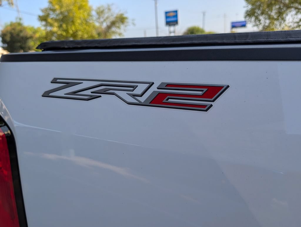 Certified 2018 Chevrolet Colorado ZR2 w/ ZR2 Dusk Special Edition AWD/4WD image 30