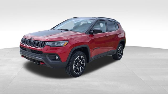 Used 2025 Jeep Compass Trailhawk image 4