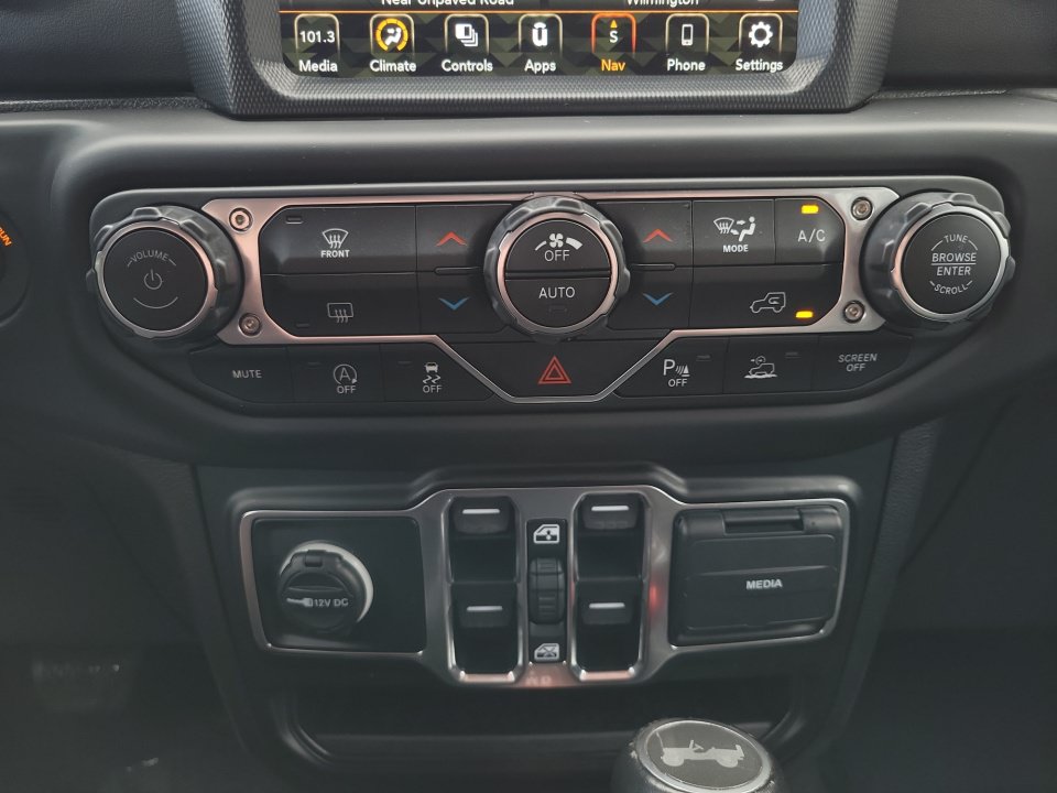 Used 2021 Jeep Wrangler Unlimited Sahara AWD/4WD image 22