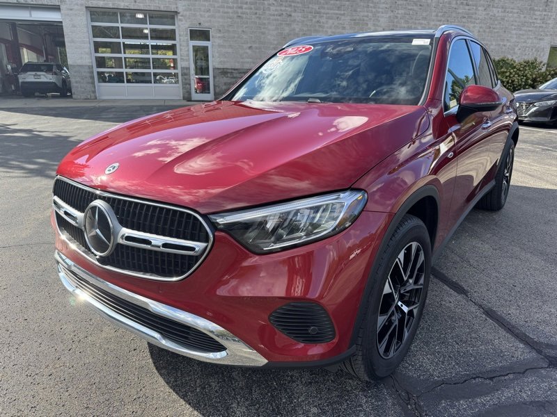 Used 2025 Mercedes-Benz GLC 350e 4MATIC image 8