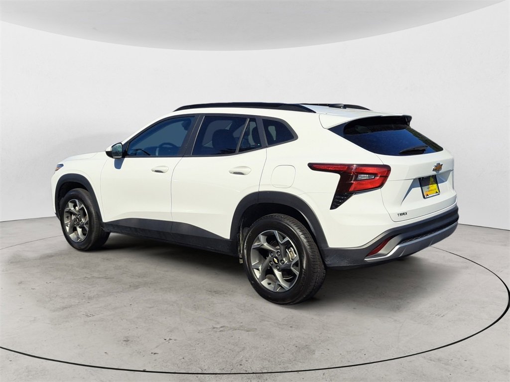 Used 2024 Chevrolet Trax LT image 5