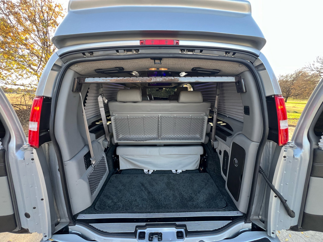 Used 2022 Chevrolet Express 2500 Extended w/ Enhanced Convenience Package image 37