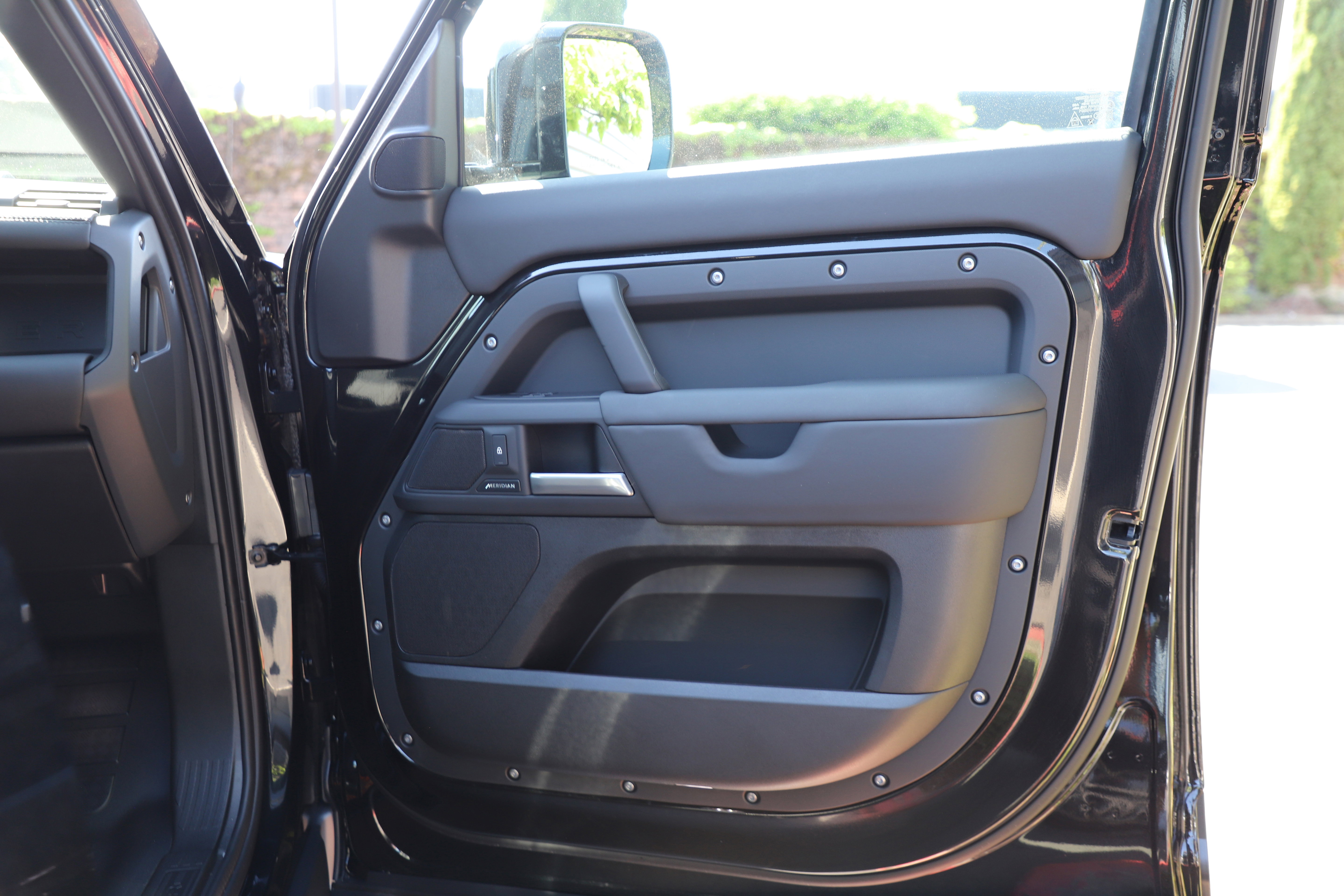Certified 2025 Land Rover Defender 110 S AWD/4WD image 9