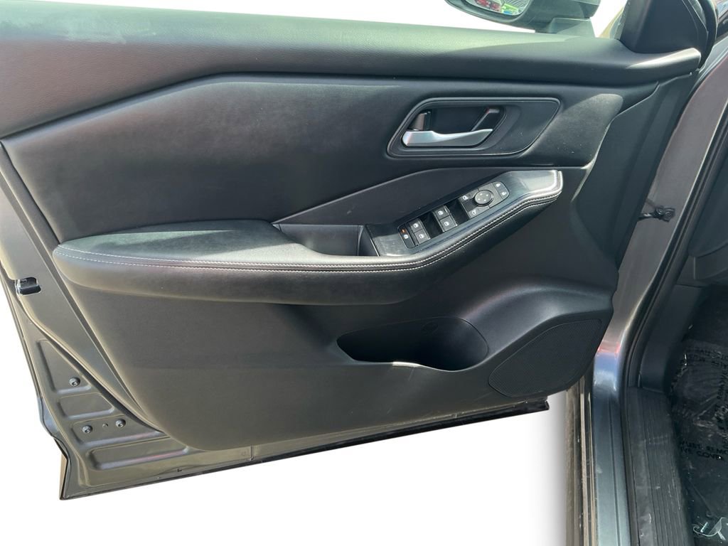 Used 2024 Nissan Rogue SV FWD image 19