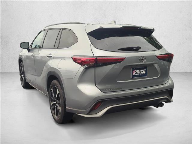 Used 2021 Toyota Highlander XSE FWD image 8
