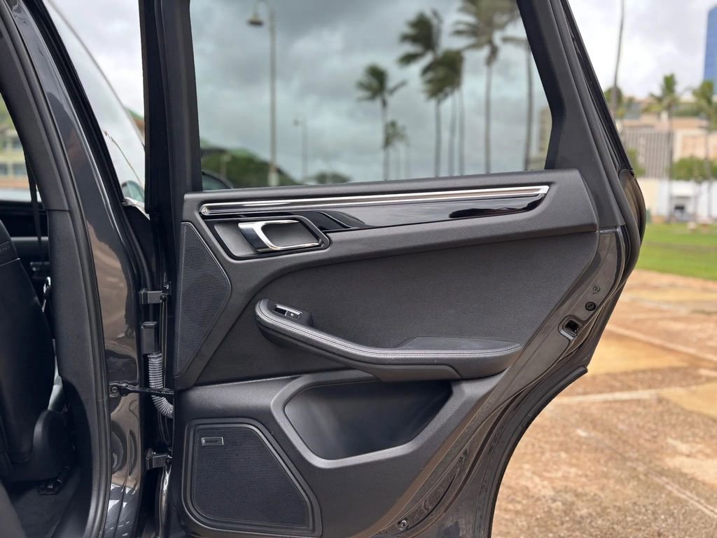 Used 2017 Porsche Macan S image 17