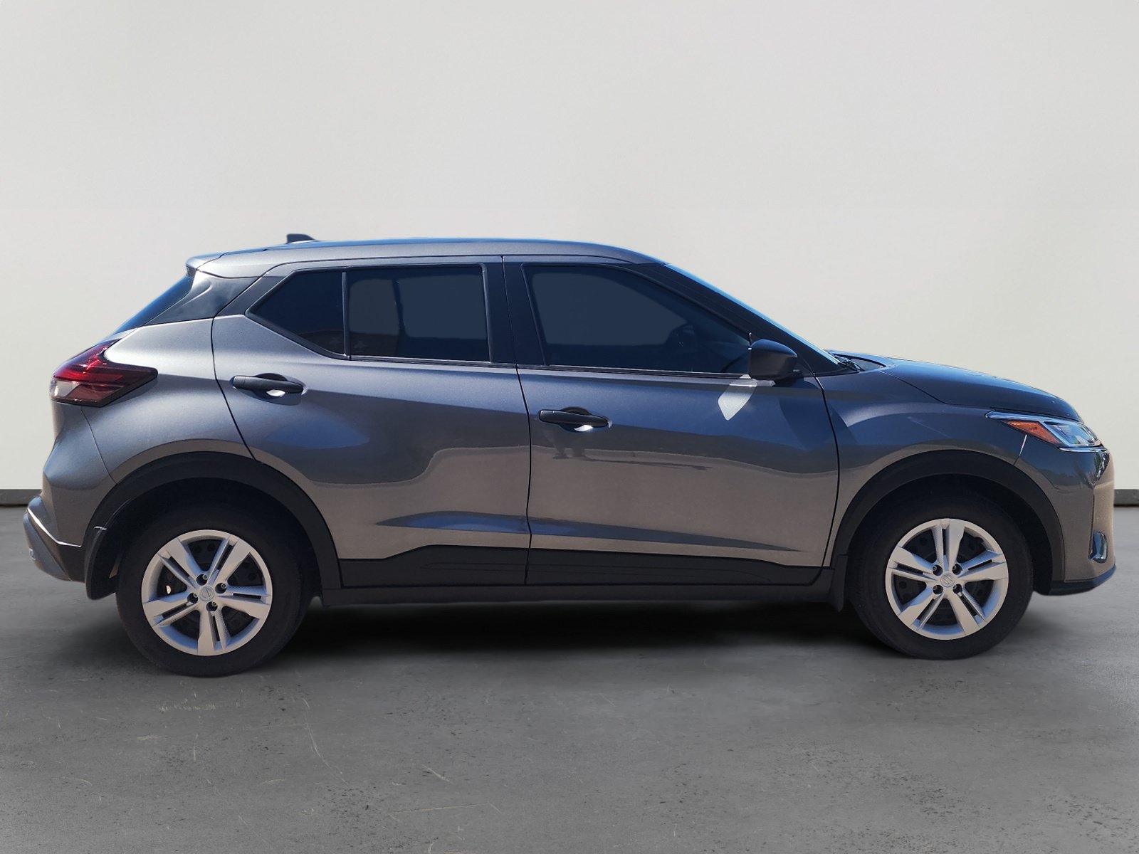 Used 2024 Nissan Kicks S FWD image 6