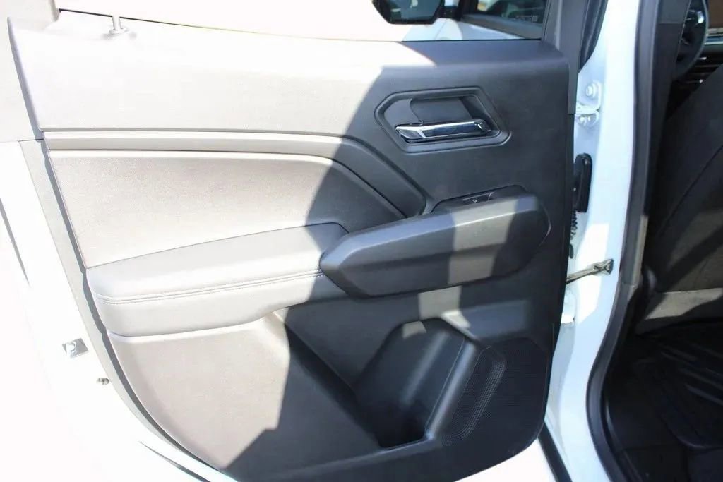 New 2026 GMC Canyon Elevation w/ LPO, Black Badging Package image 20