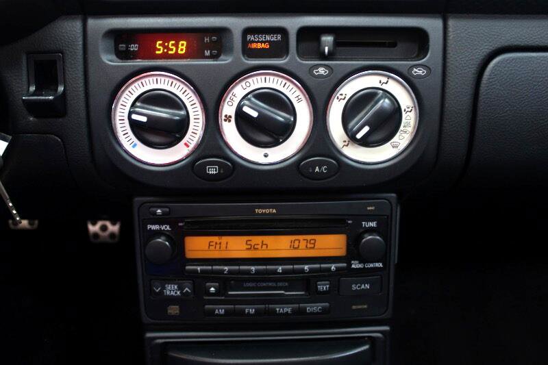 Used 2004 Toyota MR2 image 27