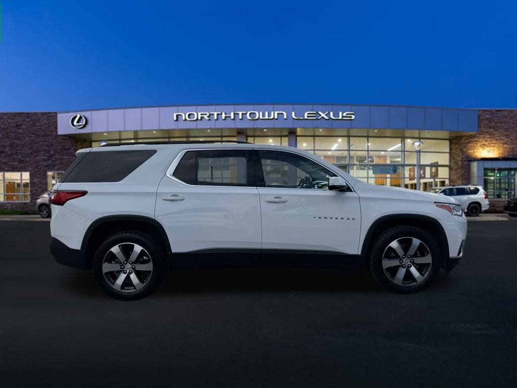 Used 2019 Chevrolet Traverse LT w/ LT Premium Package image 24