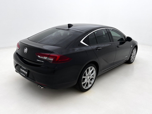 Used 2019 Buick Regal Avenir w/ Driver Confidence Package II FWD image 7